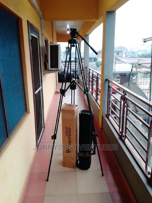 Brand New 717 Video Tripod · Photo 3