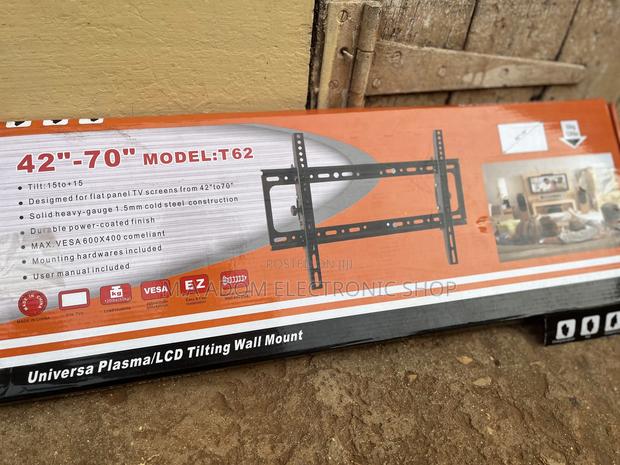 Adjustable Tv Mount for Tv 32”-70” · Photo 2