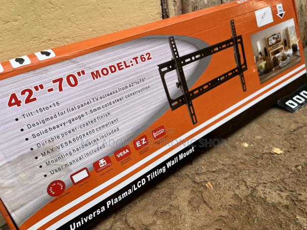 15-Degree Tilt : TV Wall Mounts 32”-75” · Photo 2