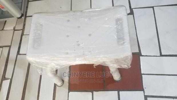 Shower Seat Without Backrest · Photo 3