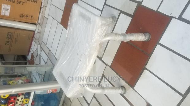 Shower Seat Without Backrest · Photo 4