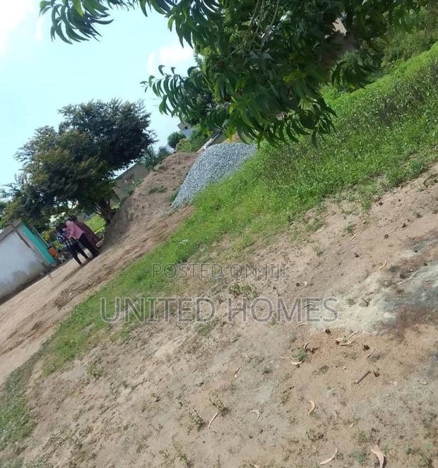 Amasaman Dobrom 8 Plot of Land for Sale · Photo 4