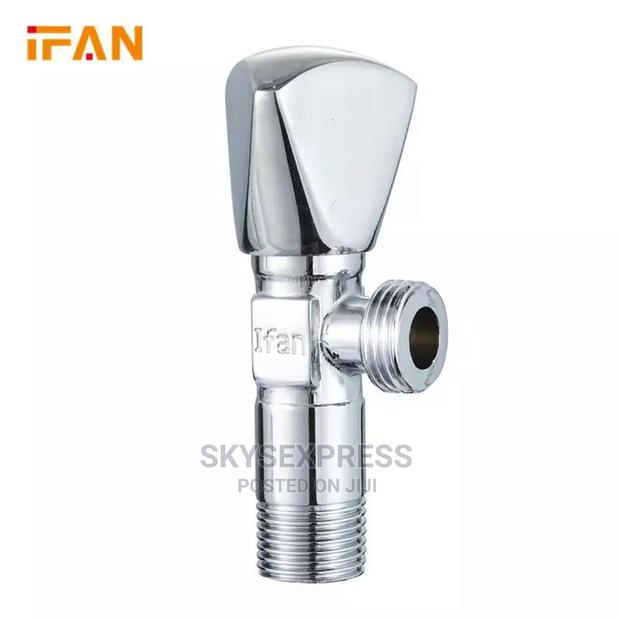 High Quality 1/2 X1/2 Angle Valve · Photo 3
