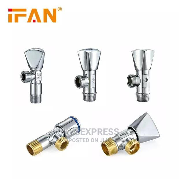 High Quality 1/2 X1/2 Angle Valve · Photo 4