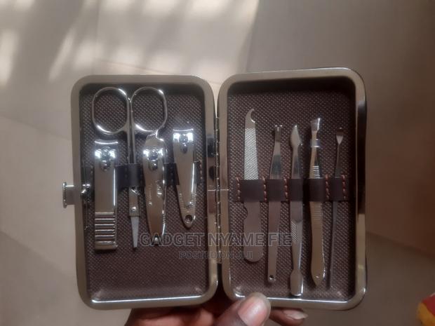 Nail Care and Treatment Set · Photo 2