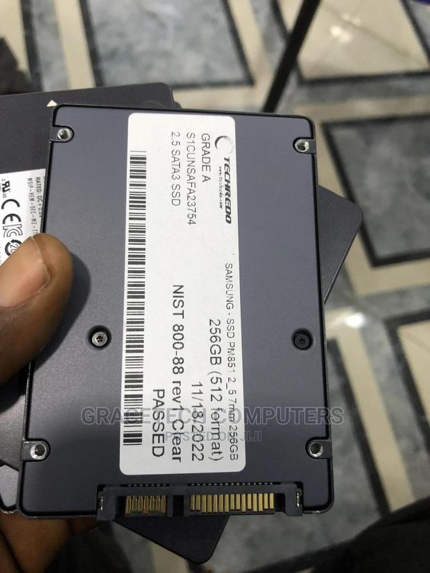 Samsung 256gb 2.5inch SSD · Photo 4