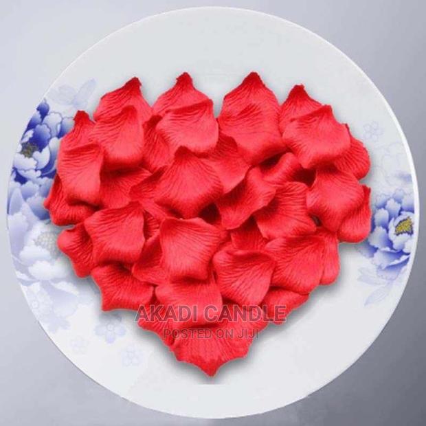 Rose Petals Red for Valentine · Photo 2