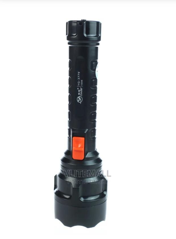 Yg-3779 Led Rechargeable Flashlight · Photo 4