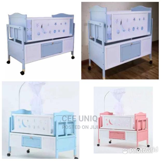 Swing Baby Cot · Photo 2