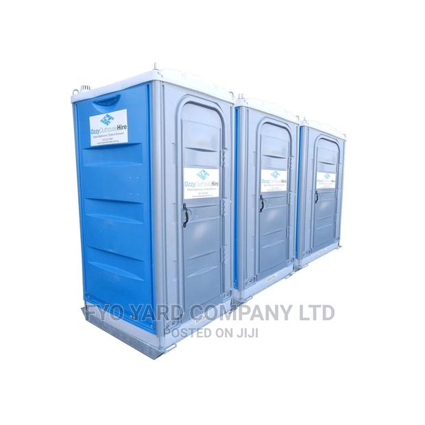 Mobile Toilet in Pairs for Rent at Affordable With Cleaning · Photo 2