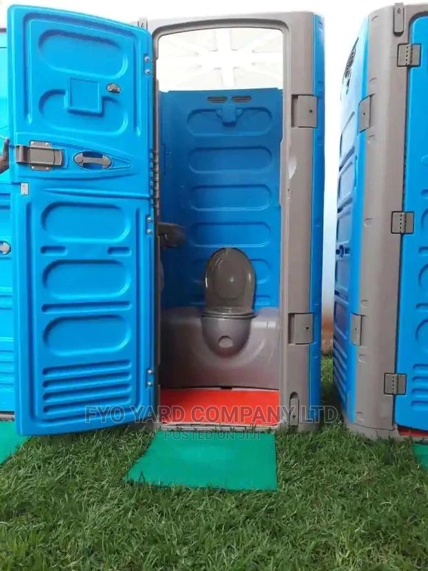 In Pairs Mobile Toilet for Rent · Photo 1