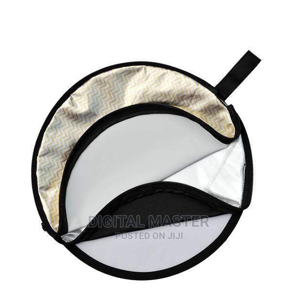 Godox 5-in-1 110cm Collapsible Reflector Disc · Photo 2