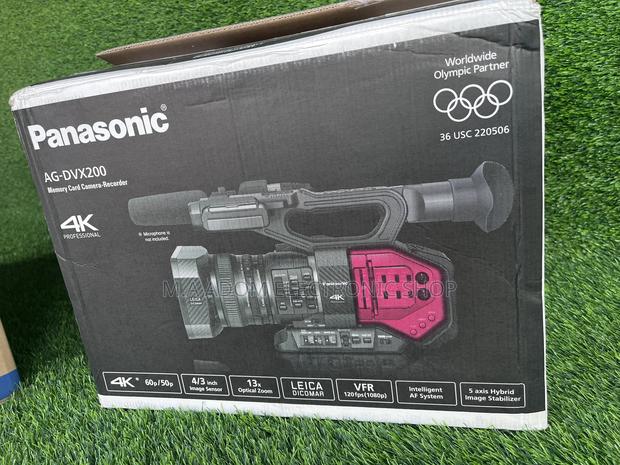Panasonic AG-DVX200 Camcorder With Four Thirds Sensor And · Photo 2