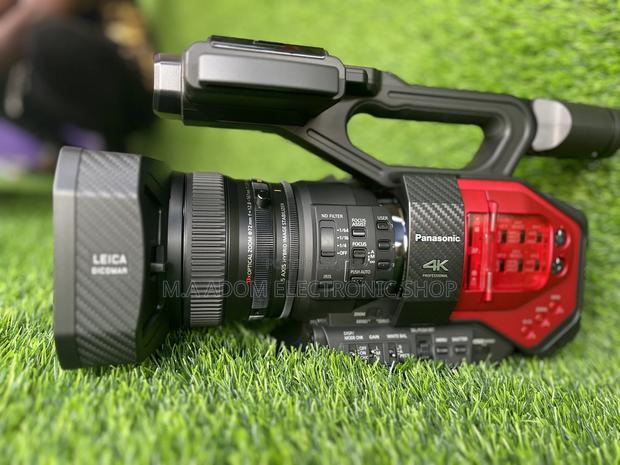 AG-DVX200 /HD Handheld Camcorder · Photo 2