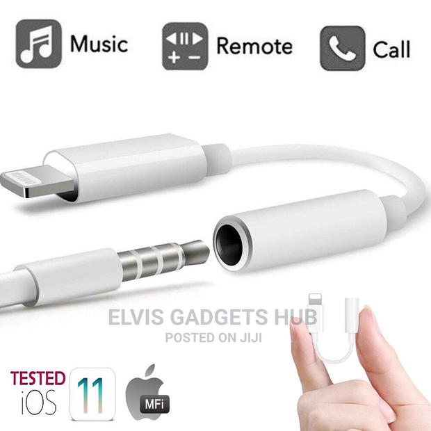 Lightning to 3.5 Mm Headphone Jack Adapter · Photo 4