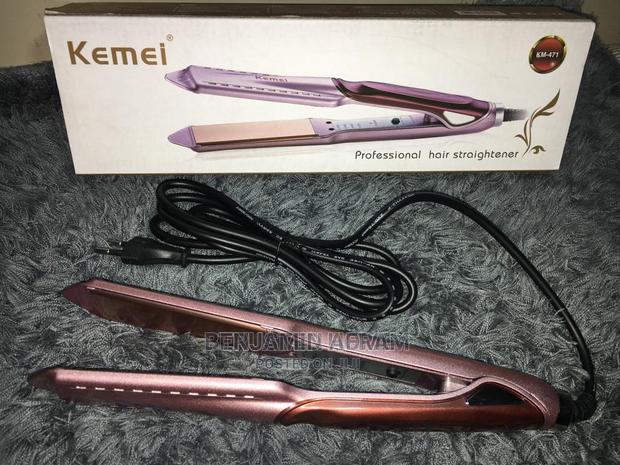 Best Kemei Hair Straightener · Photo 4
