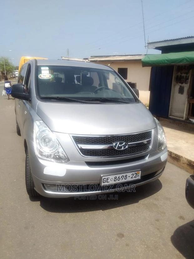 Car Rental. Hyundai H1 Buses for Rent in Ghana · Photo 4