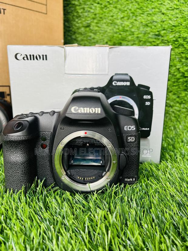 Canon EOS 5D Mark II Full Frame DSLR Camera (Body Only) (OLD · Photo 2