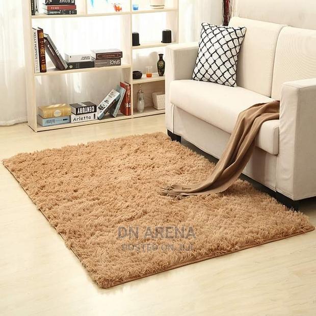 160* 230cm Faux Fur Center Rug · Photo 3