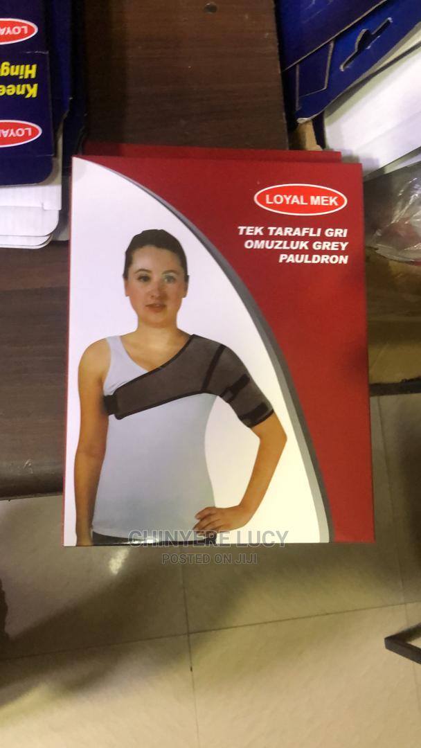 Shoulder Support · Photo 2