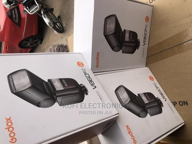 Godox Camera Flash V860 · Photo 2
