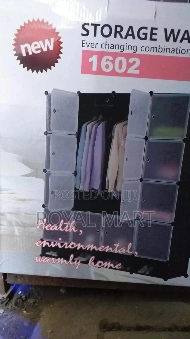 Storage Wardrobe for Homes 16 Cubes · Photo 2