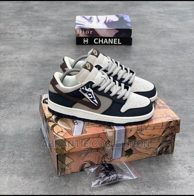 Nike Sb Dunks Low Sneaker · Photo 4