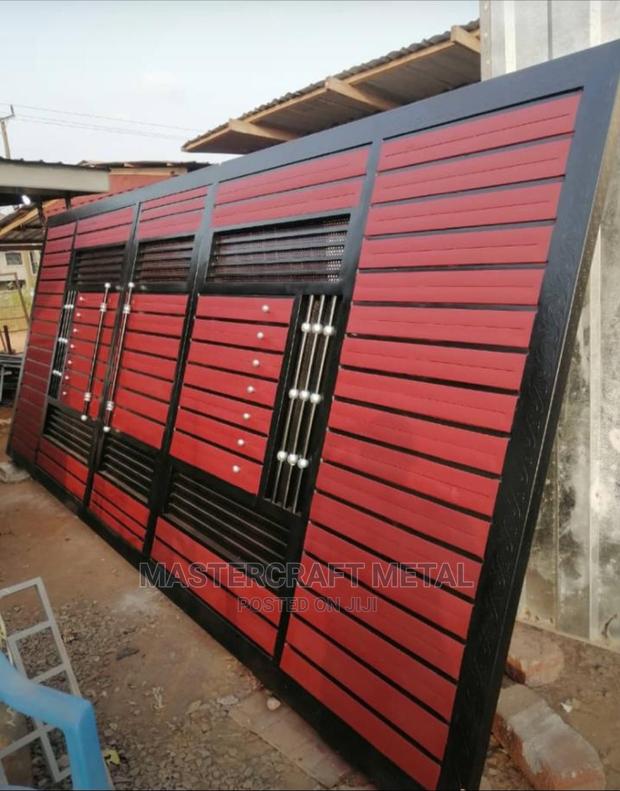 Main Gate Metal Quality · Photo 2