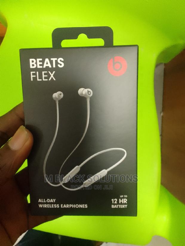 Beats Flex Headphones · Photo 4