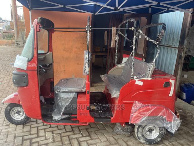 New Bajaj RE 2023 Red · Photo 4