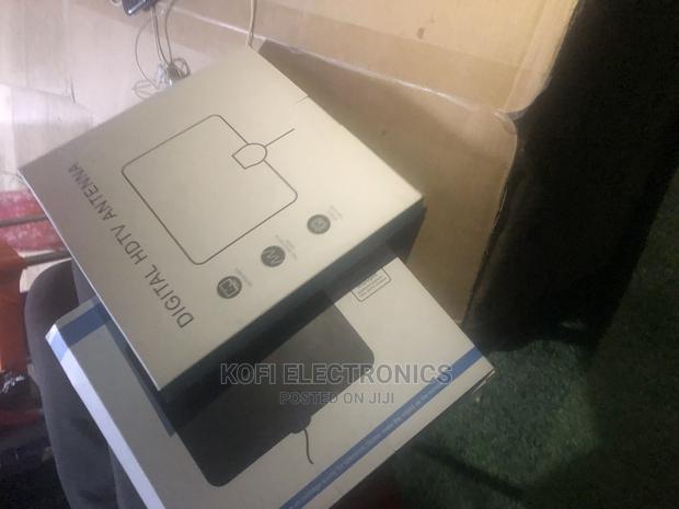Digital Over-The-Air (OTA) TV Broadcasts Indoor Antenna · Photo 2