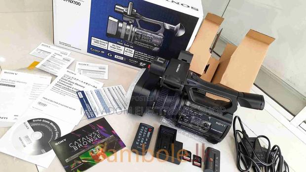 Nx100 Sony Full HD Camcorder · Photo 2