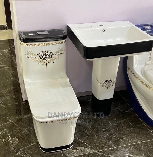 Water Closet With Wash Hand Basin · Photo 4
