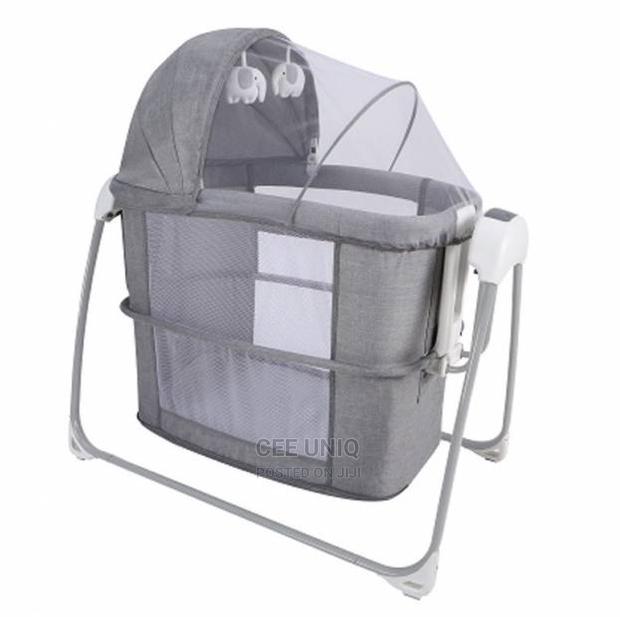 Mastela 4in1 Multi Functional Bassinet · Photo 3