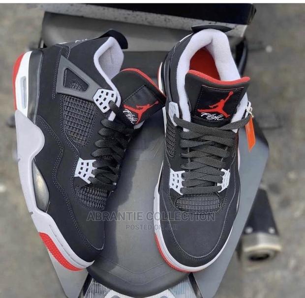 Jordan 4 Bred · Photo 4