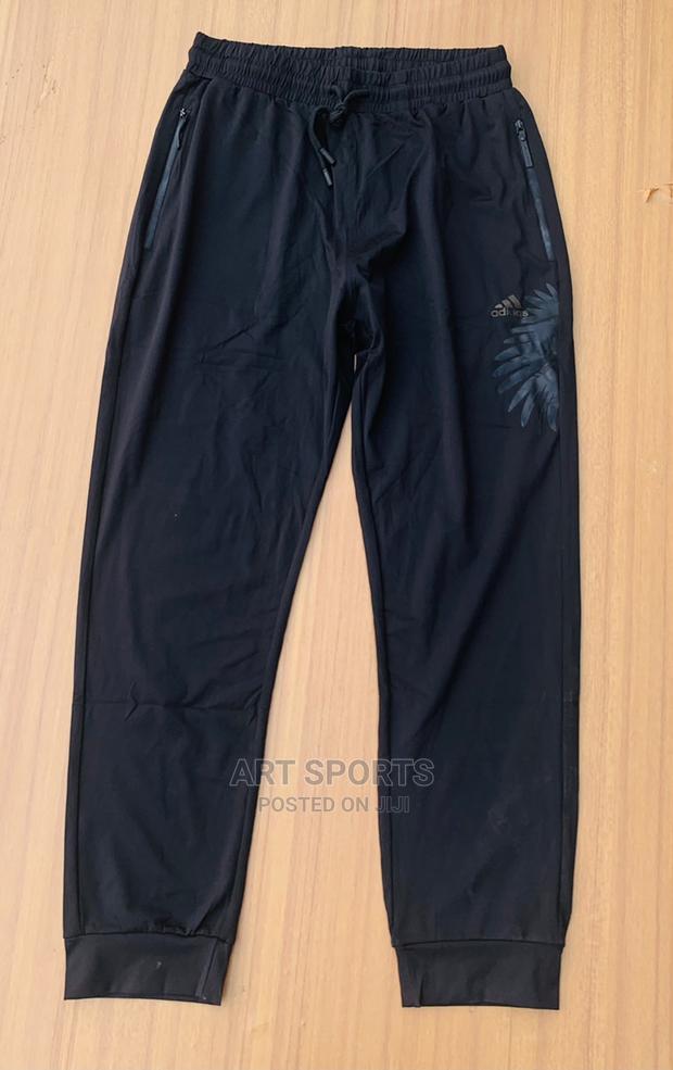 Adidas Joggers · Photo 3