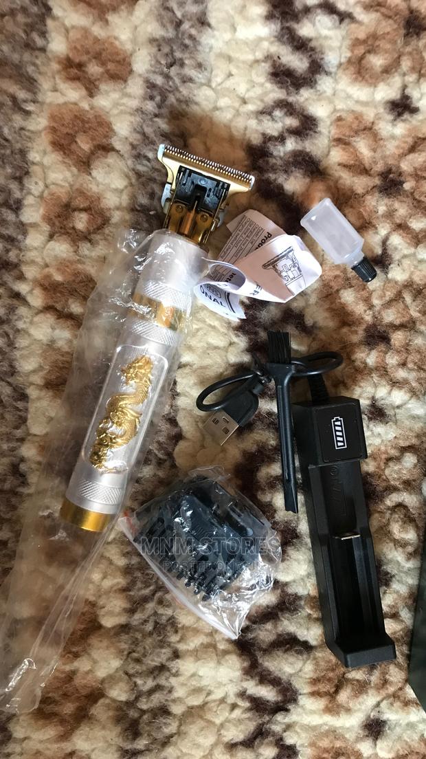 Rechargeable Hair Trimmer · Photo 4