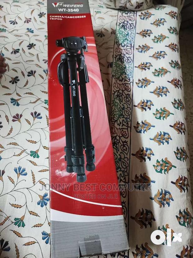 WF-3540 Phone and Camera Tripod · Photo 4