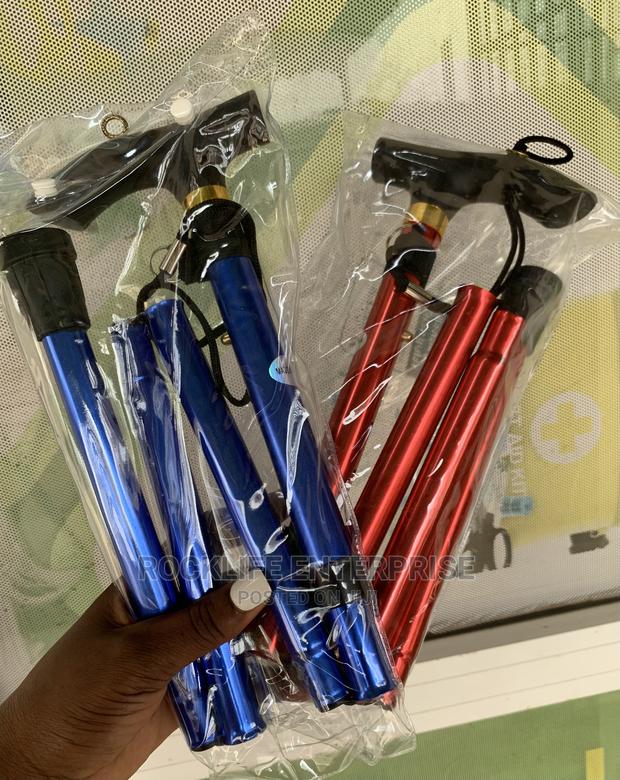 Foldable Walking Stick · Photo 4