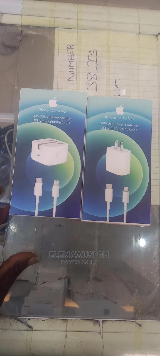 iPhone 12pro Max Charger (3pin) · Photo 4