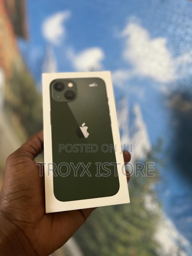 New Apple iPhone 13 128 GB Green