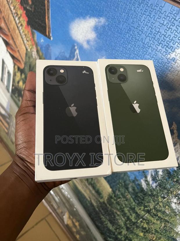 New Apple iPhone 13 128 GB Green