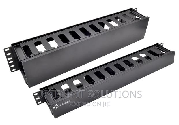 D Link 19'' 1U Metal Cable Manager With Cover · Photo 2