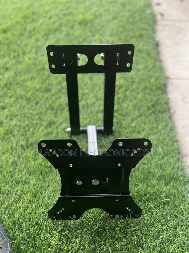 Adjustable Corner Wall Mount · Photo 2