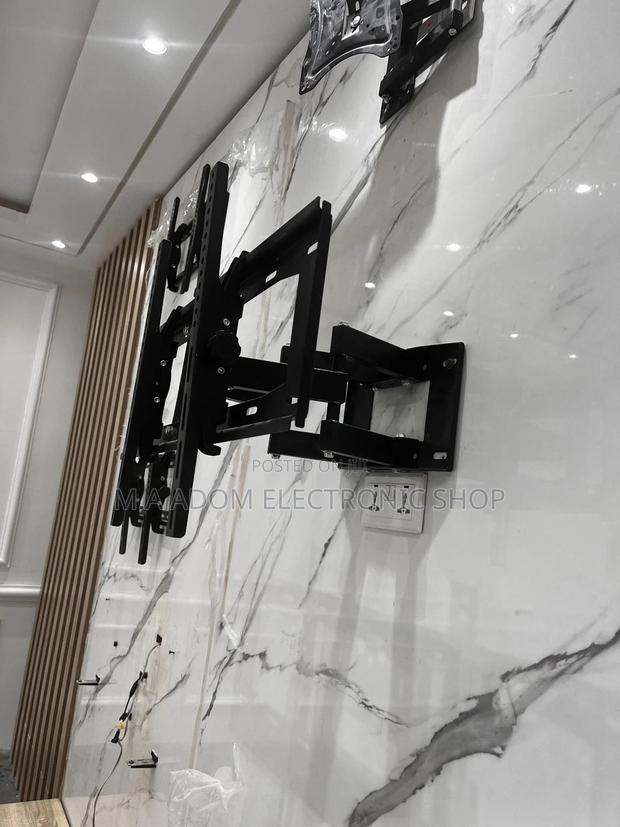 Full Motion Adjustable Bracket With Double Swivel 32”-70” · Photo 2
