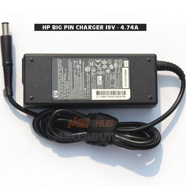 HP Big Pin Charger 19V - 4.74A · Photo 2