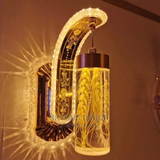 Wall Light · Photo 2