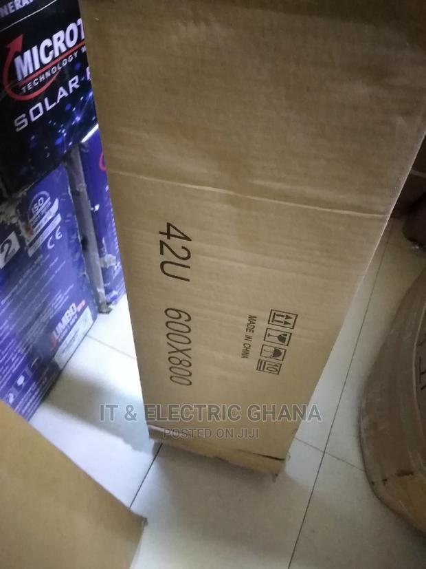 42u Cabinet 600 X 800 · Photo 4
