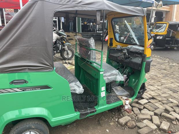 New TVS 2023 Green · Photo 4