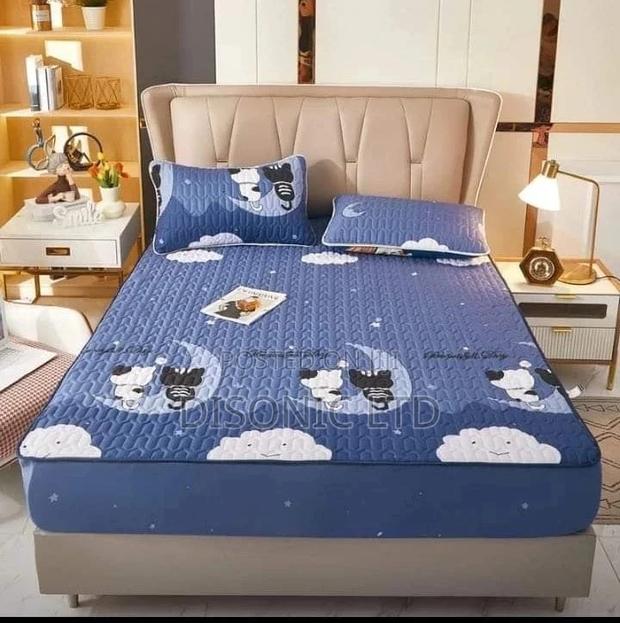 Waterproof Mattress Cover · Photo 3